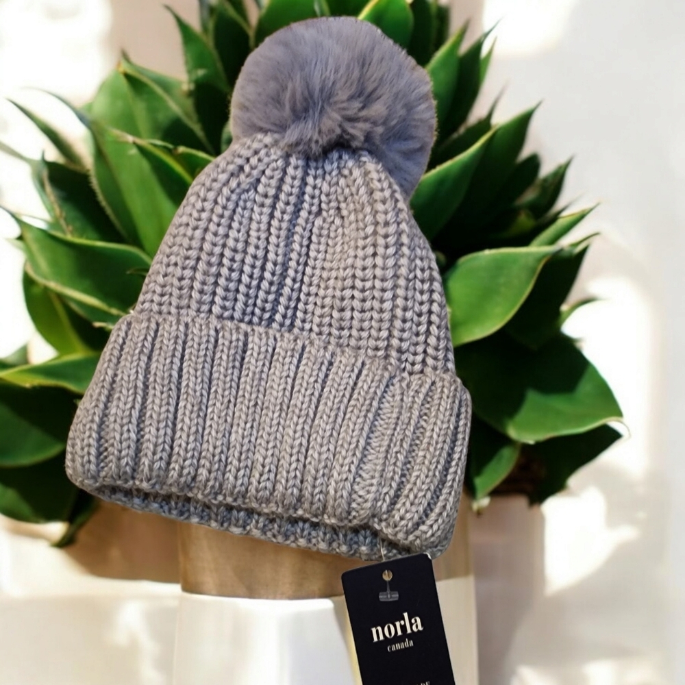 NEW Norla Canada Thick Wool Rib Knit Pom Beanie Gray